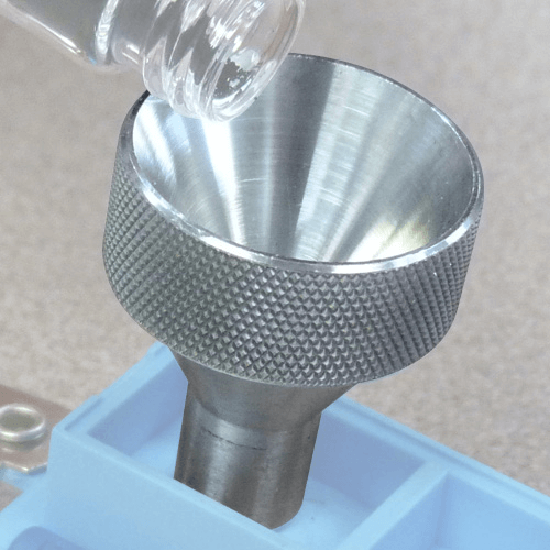 690-301 ULTRA Transfer Funnel, for transferring sorbent from sorbent vials into empty ULTRA Passive Sampler housing
